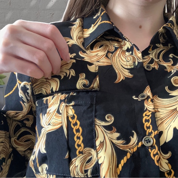 NEW VERSACE STYLE BUTTON UP TOP WITH POCKETS - Picture 8 of 13